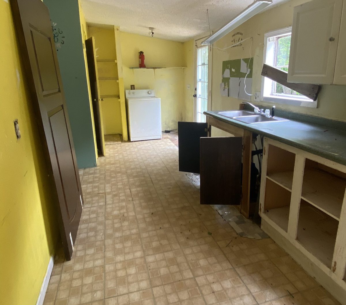 Williamston SC kitchen before renovation by Elevation Home Partners